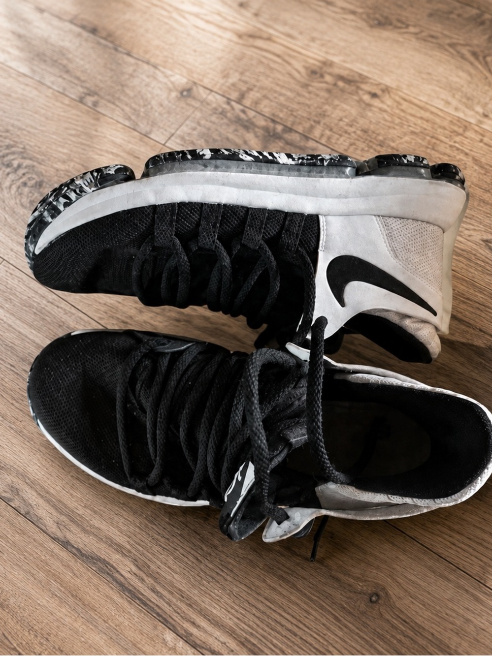 Nike Black & White Athletic Shoes 6.5